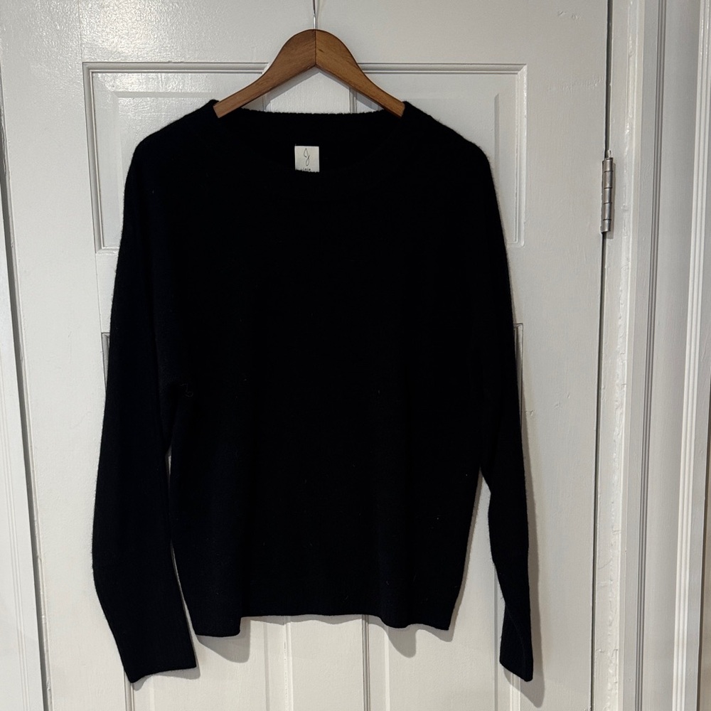 Joie Women’s Classic Black Crewneck Cashmere Sweater